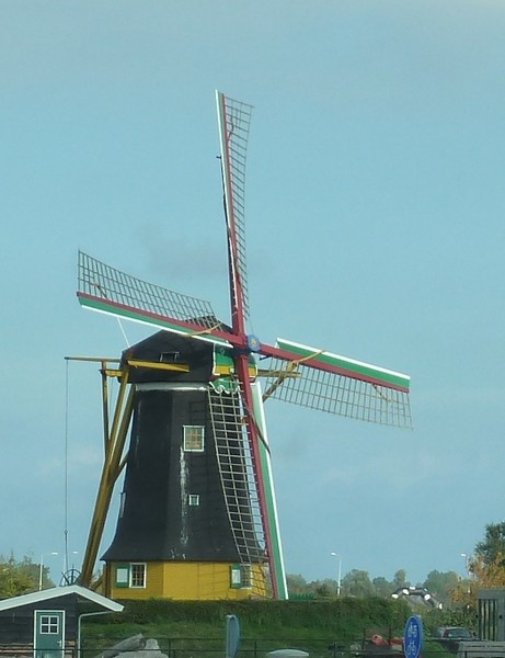 Mølle set fra landevejen